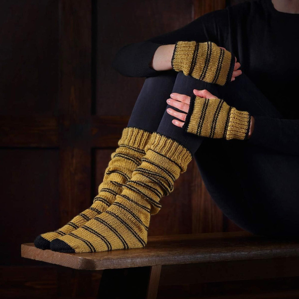 Eaglemoss Harry Potter Knit Craft Set Mittens & Slouch Socks Hufflepuff