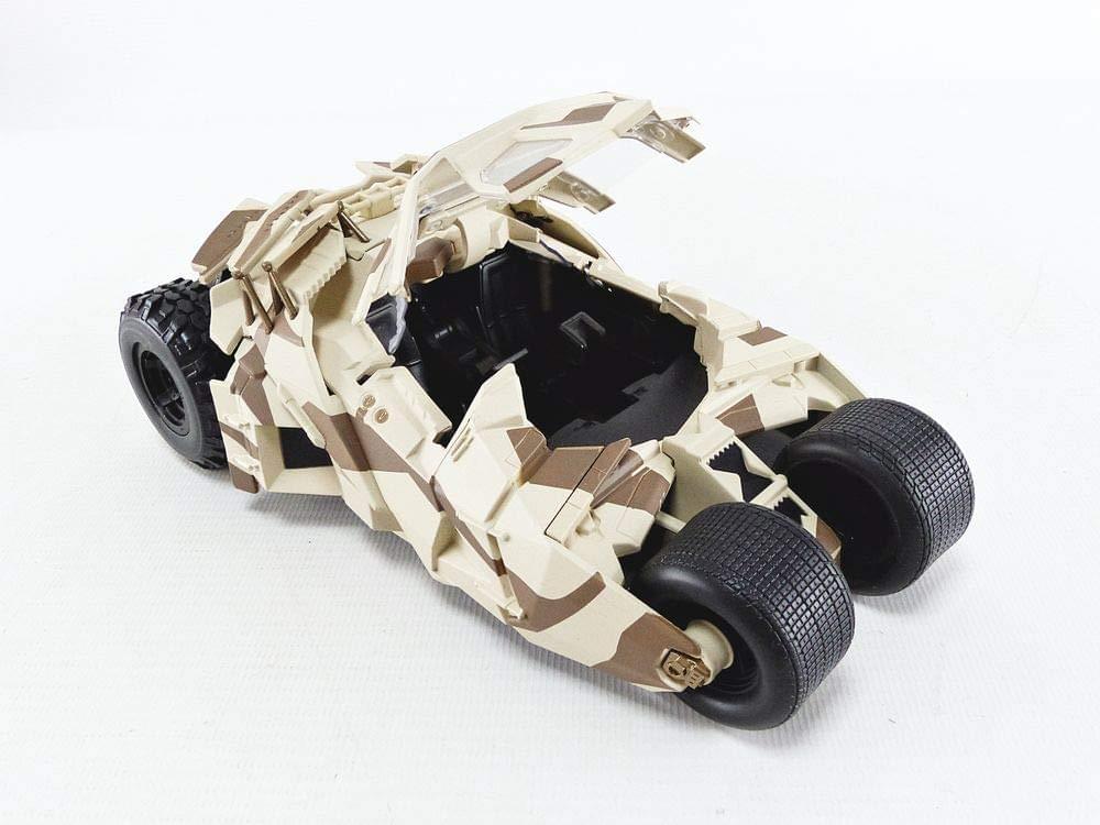 Batman & The Dark Knight Batmobile 1:24 Die Cast Vehicle with Figure