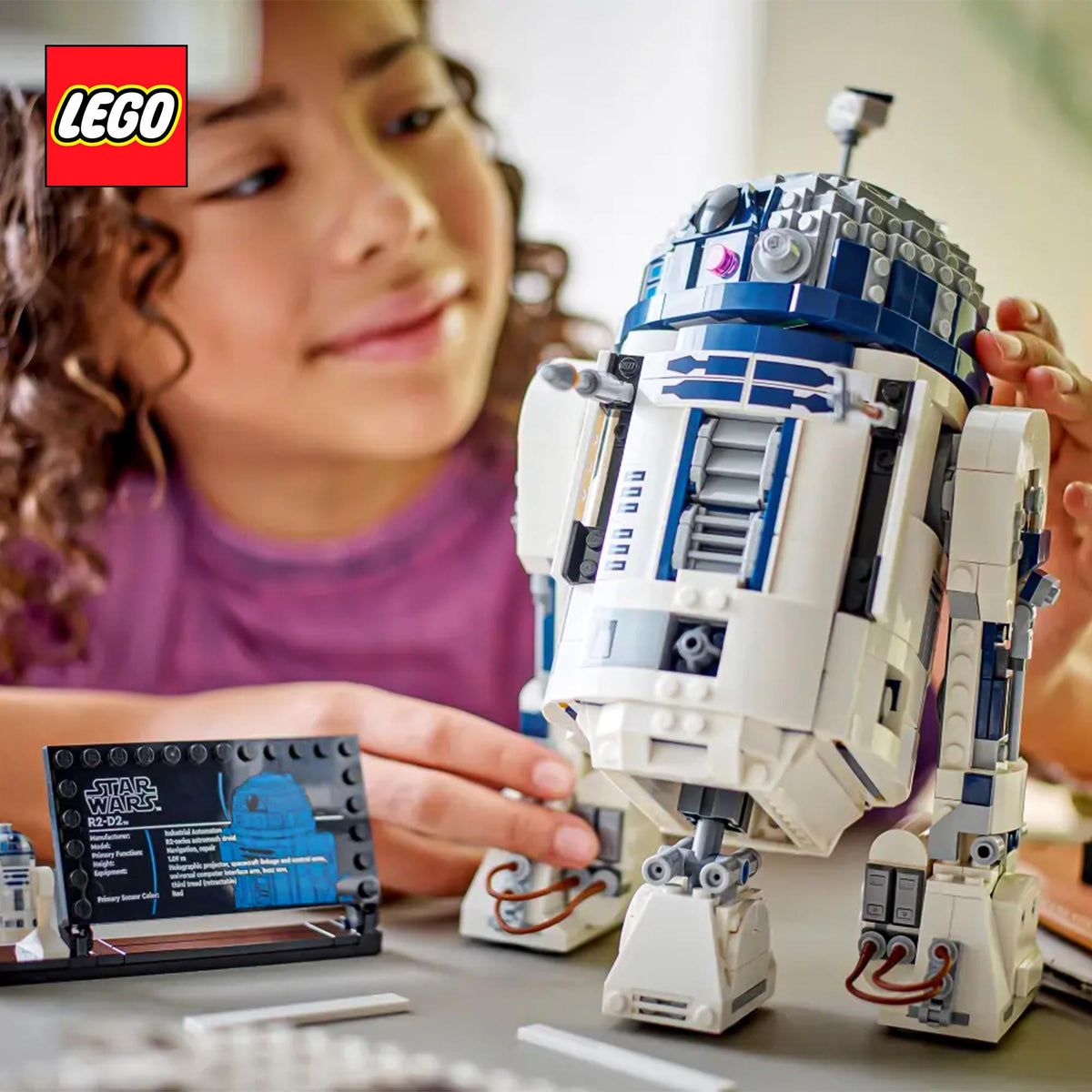 Star Wars LEGO 75379 R2-D2 1050-Piece Building Set
