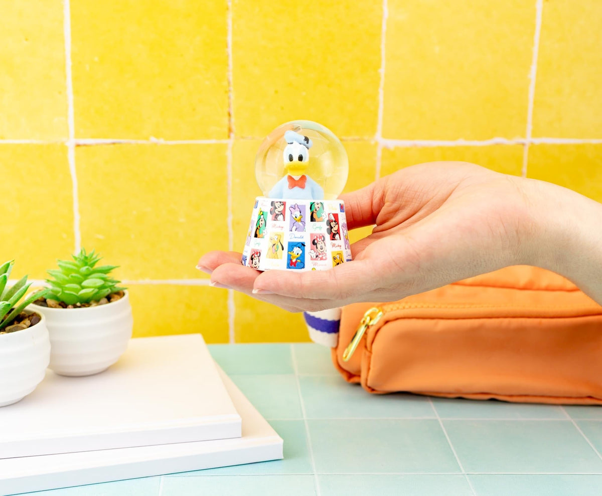 Disney Donald Duck 3-Inch Mini Light-Up Snow Globe