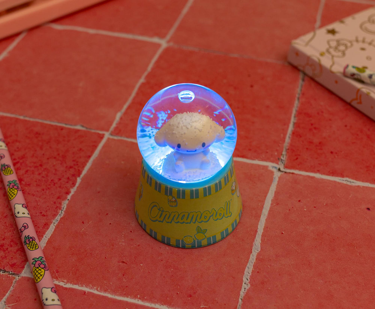 Sanrio Cinnamoroll 3-Inch Mini Light-Up Snow Globe
