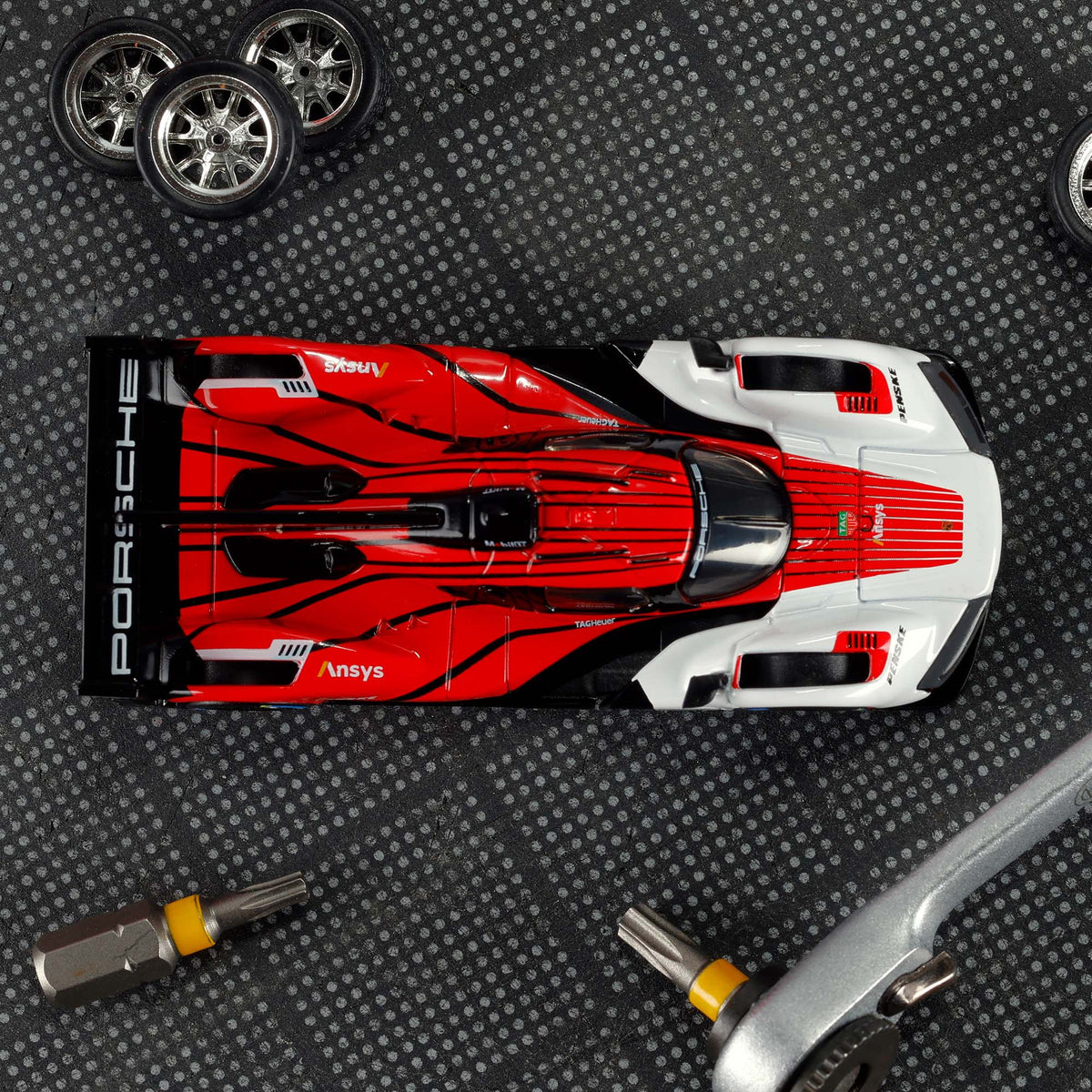 Hot Wheels Elite 64 Porsche 963